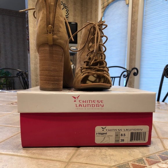 Beige lace up booties - Picture 2 of 4